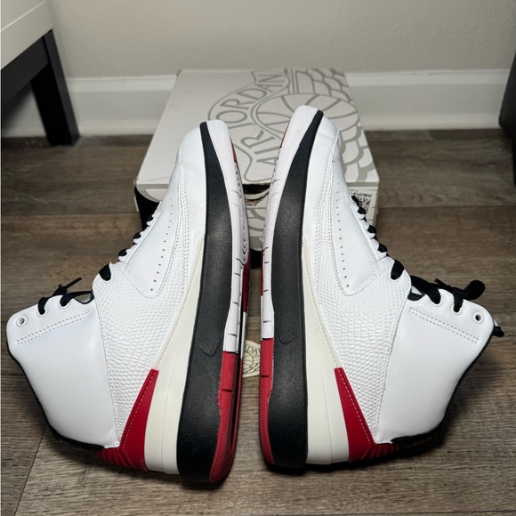 Jordan 2 Retro "White/Varsity Red/Black" Men's size 11 - Picture 5 of 13